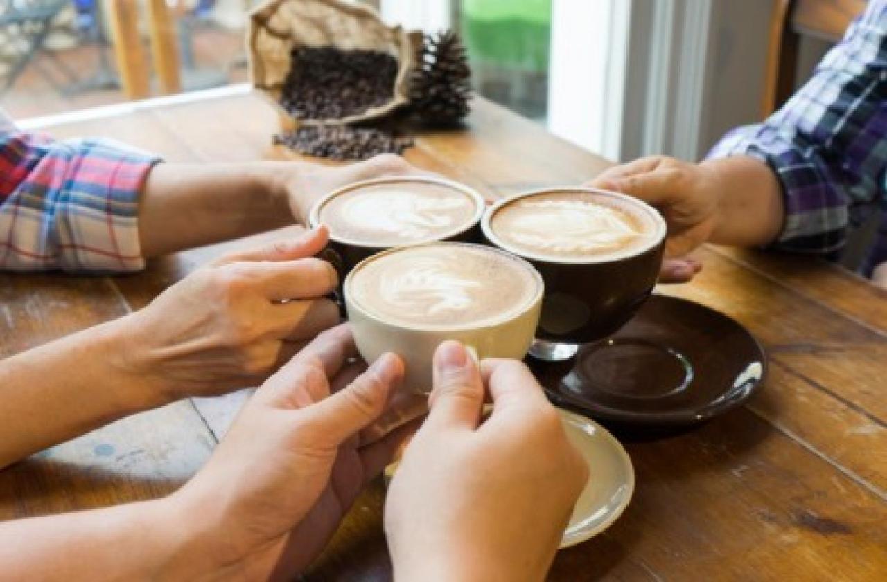 فندق كويس تاجاياتي تاجيتاي المظهر الخارجي الصورة